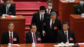 الصين تكشف سبب سحب الرئيس السابق أمام الكاميرات