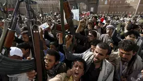 الحكومة اليمنية تبحث تصنيف الحوثيين كجماعة إرهابية