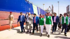 وصول أولى دفعات منحة المشتقات النفطية السعودية الجديدة إلى محافظة عدن