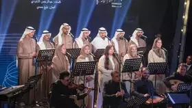 50 فنانا موهوبا في لحظات العلا