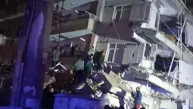 شاهد انهيار مبان ضخمة على قاطنيها في تركيا بسبب الزلزال
