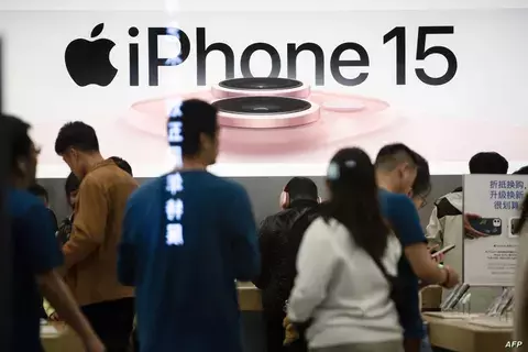 Apple تتصدر سوق شحنات الهواتف بالصين