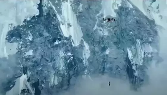 أول تحليق ناجح لمسيرة فوق Everest