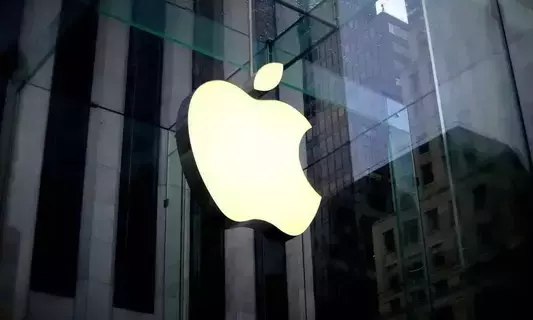 Apple تلتزم بإدارة مخاطر الذكاء الاصطناعي