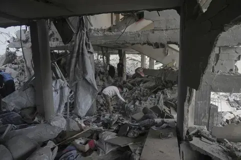 قصف مستمر على غزة لدفع الفلسطينيين إلى الهجرة الطوعية قصف مستمر على غزة لدفع الفلسطينيين إلى الهجرة الطوعية