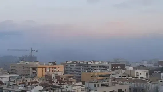 سحب سامة تحاصر 160 ألف شخص في منازلهم سحب سامة تحاصر 160 ألف شخص في منازلهم