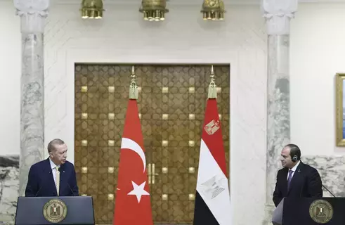 السيسي وأردوغان يدشنان صفحة جديدة بين مصر وتركيا السيسي وأردوغان يدشنان صفحة جديدة بين مصر وتركيا