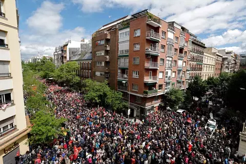 تظاهرات بإسبانيا تدعو رئيس الوزراء لعدم الاستقالة
