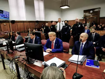 قاض يفرض غرامة على ترامب لإهانته المحكمة ويهدده بالسجن