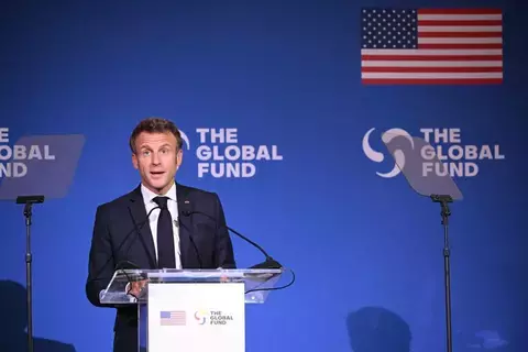 ماكرون: هدف تسوية الصراع بين روسيا وأوكرانيا لايزال قائماً ماكرون: هدف تسوية الصراع بين روسيا وأوكرانيا لايزال قائماً