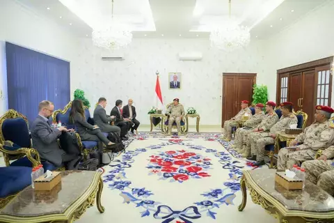 الجيش اليمني يتهم الحوثيين بإيواء إرهابيي «القاعدة» و«داعش» الجيش اليمني يتهم الحوثيين بإيواء إرهابيي «القاعدة» و«داعش»