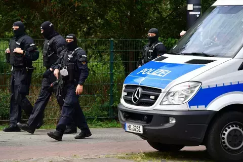 ألمانيا تتهم 5 أشخاص بالتآمر لاختطاف وزير الصحة وإطاحة الحكومة