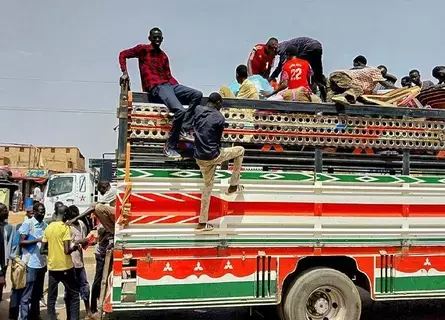 أزمة السيولة في الخرطوم تفاقم معاناة السودانيين