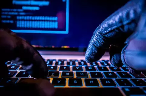 الـ«سي آي إيه» و«إف بي آي» والشرطة اليابانية تحذر من قراصنة الإنترنت