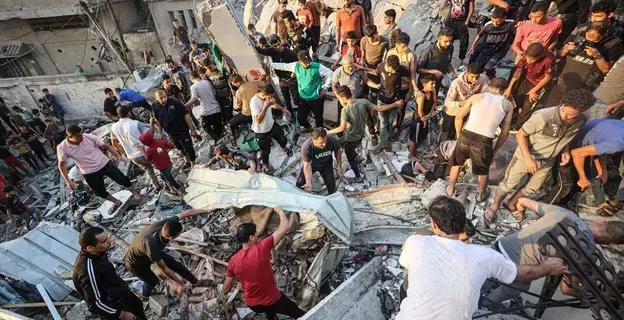 غزة..80 قتيلاً في قصف إسرائيلي استهدف مدرسة الفاخورة ومنزلاً