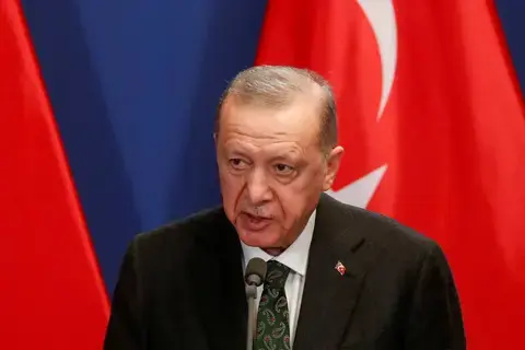 أردوغان: سنعزز قواعدنا العسكرية في شمال العراق بعد مقتل 12 جندياً