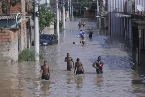 الإعصار «بلال» يقطع الخدمات عن جزيرة فرنسية