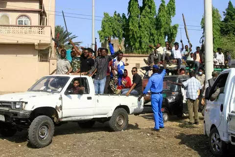 «تقدم» تتلقى موافقة قائد الجيش السوداني للقاء حمدوك