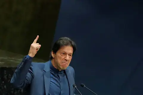 عمران خان يحث «النقد الدولي» على مراجعة نتائج الانتخابات