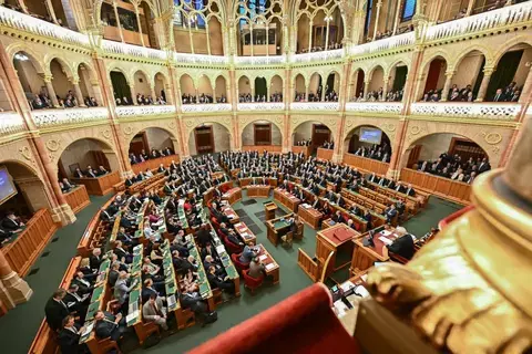 البرلمان المجري يصادق على عضوية السويد في «الناتو»