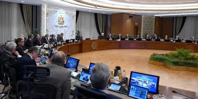 رئيس الوزراء المصري: قرارات المركزي تستهدف توحيد سعر الصرف وكبح التضخم رئيس الوزراء المصري: قرارات المركزي تستهدف توحيد سعر الصرف وكبح التضخم