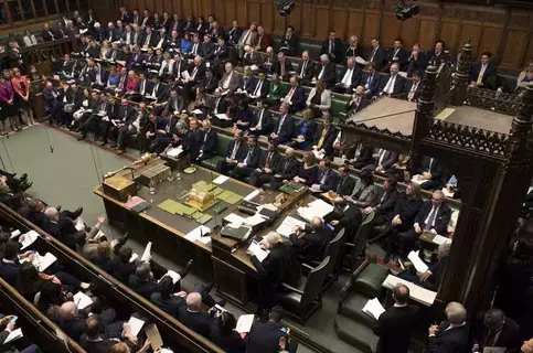 130 برلمانياً بريطانياً يطالبون بحظر بيع الأسلحة لإسرائيل