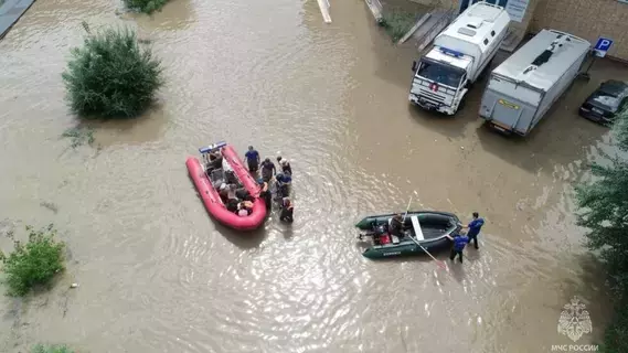 الفيضانات في جنوب روسيا تعرض الآلاف للخطر