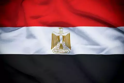 مصر تنفي إغلاق مجالها الجوي وتؤكد استمرار حركة الملاحة