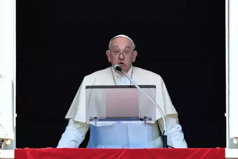 البابا يدعو إلى وقف دوامة العنف في الشرق الأوسط