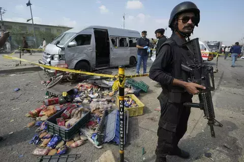 الشرطة الباكستانية: نجاة 5 يابانيين من هجوم انتحاري في كراتشي