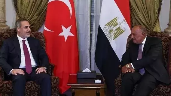 وزير خارجية تركيا يناقش مع نظيره المصري تعزيز المساعدات الإنسانية لغزة