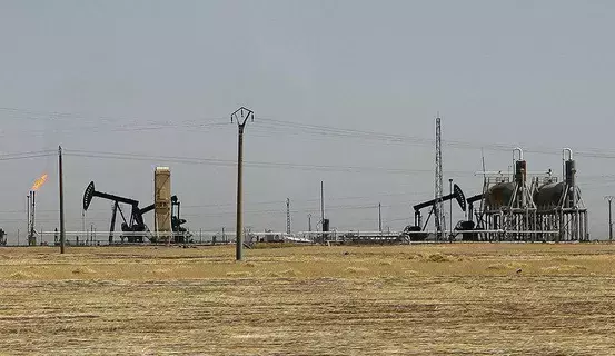 حريق في خط لنقل النفط الخام شرقي الفرقلس بسوريا