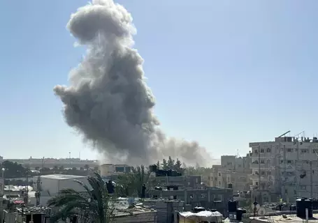 إسرائيل تكثف ضرباتها في غزة وتأمر بعمليات إخلاء جديدة شمال القطاع إسرائيل تكثف ضرباتها في غزة وتأمر بعمليات إخلاء جديدة شمال القطاع