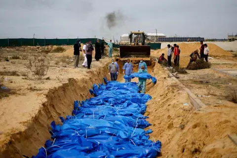أوروبا تطالب بتحقيق مستقل في تقارير عن مقابر جماعية بمستشفيين في غزة
