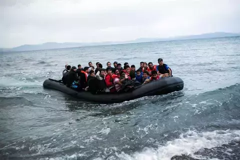 مصرع شخص جراء غرق قارب مهاجرين قبالة جزيرة يونانية