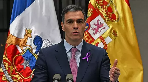 رئيس الوزراء الإسباني يقرر البقاء في منصبه