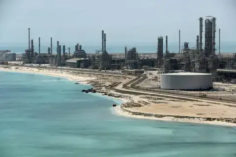 السعودية تحدد سعر الخام العربي الخفيف لآسيا بعلاوة 2.90 دولار فوق عمان/دبي السعودية تحدد سعر الخام العربي الخفيف لآسيا بعلاوة 2.90 دولار فوق عمان/دبي