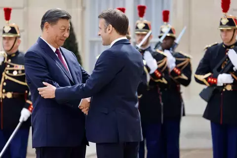 ماكرون لشي: تنسيق فرنسا مع الصين بشأن أوكرانيا «حاسم تماماً»