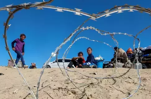 شلل بمظاهر الحياة في شوارع رفح.. والخوف يخيم على الأهالي