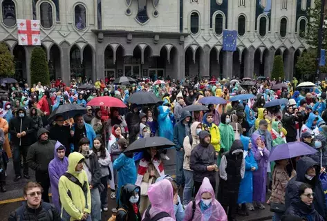 برلمان جورجيا يقر قانون التأثير الأجنبي رغم التظاهرات