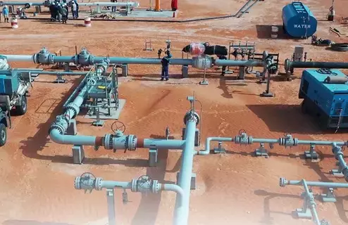 ليبيا تبدأ تشغيل خط أنابيب جديد من حقل شمال الحمادة النفطي
