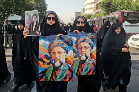 مراسم جنازة لرئيسي في طهران قبل الدفن في مشهد مراسم جنازة لرئيسي في طهران قبل الدفن في مشهد