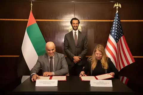 تفاهم إماراتي أمريكي لتعزيز التعاون في حماية حقوق الملكية الفكرية تفاهم إماراتي أمريكي لتعزيز التعاون في حماية حقوق الملكية الفكرية