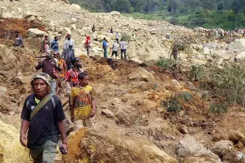 بابوا غينيا الجديدة: انزلاق التربة طمر أكثر من ألفَي شخص