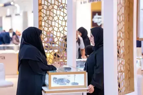 معرض جواهر الإمارات في الشارقة يستقطب 5 آلاف زائر بزيادة 20% معرض جواهر الإمارات في الشارقة يستقطب 5 آلاف زائر بزيادة 20%
