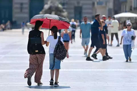 أوروبا تختنق من موجة حر شديدة