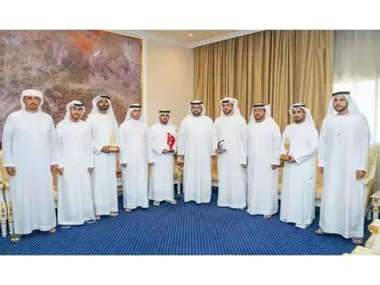 محمد الشرقي يلتقي فناني الفجيرة الفائزين بجوائز دولية محمد الشرقي يلتقي فناني الفجيرة الفائزين بجوائز دولية