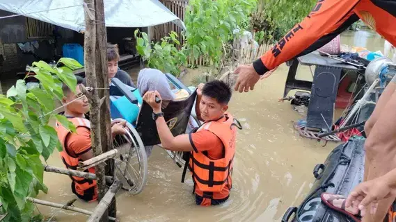 عاصفة في الفلبين تخلف 14 قتيلاً و32 ألف مشرد