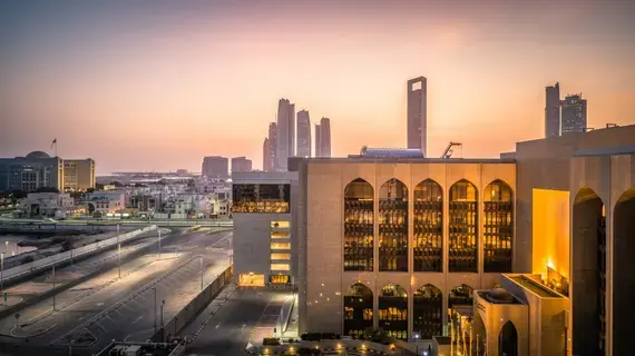 669 مليار درهم فائض الودائع للقروض بنهاية فبراير 2025 669 مليار درهم فائض الودائع للقروض بنهاية فبراير 2025