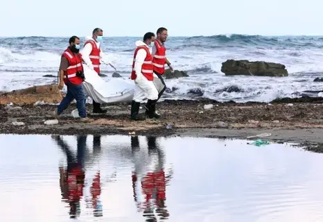 انتشال 29 جثة لمهاجرين من موقعين في ليبيا